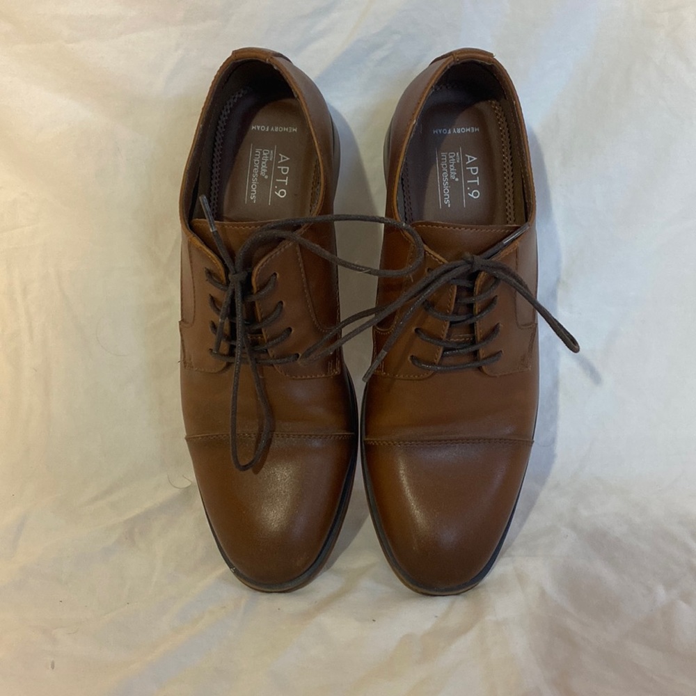 Mens size 8 Dress Shoes